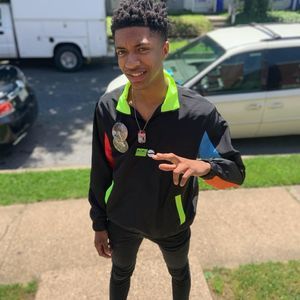 Meet your Posher, Carl